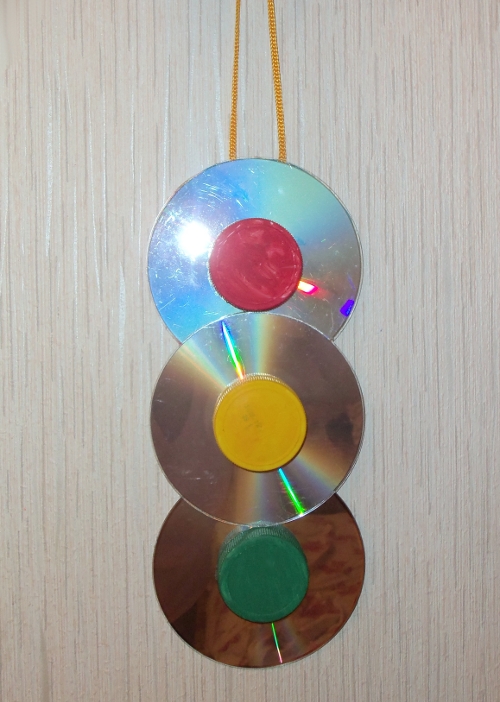поделка светофор из дисков